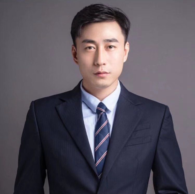 李小容 视觉与舞美负责人